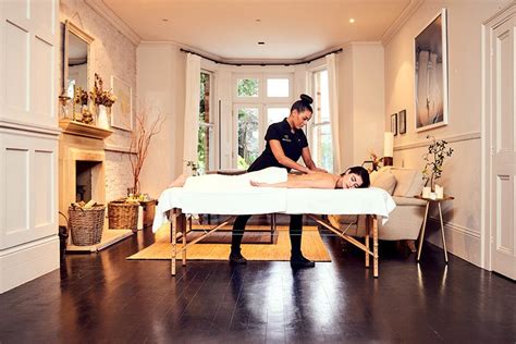 massage etotique paris|Salon de massage naturiste Paris & érotique à Paris 12, 14, 17